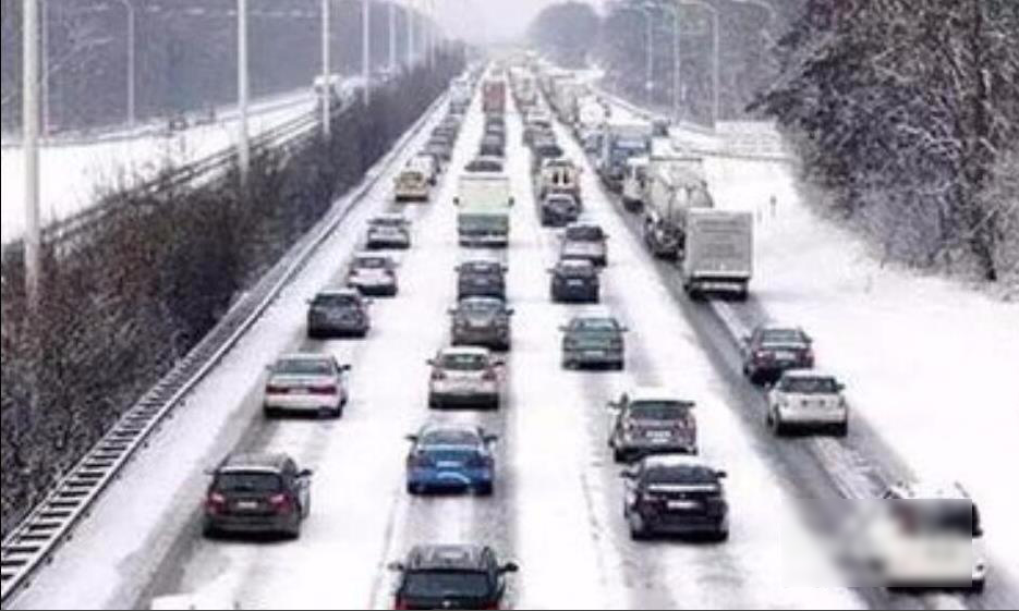 冬季到来，雨雪(xuě)天气行車(chē)注意事项